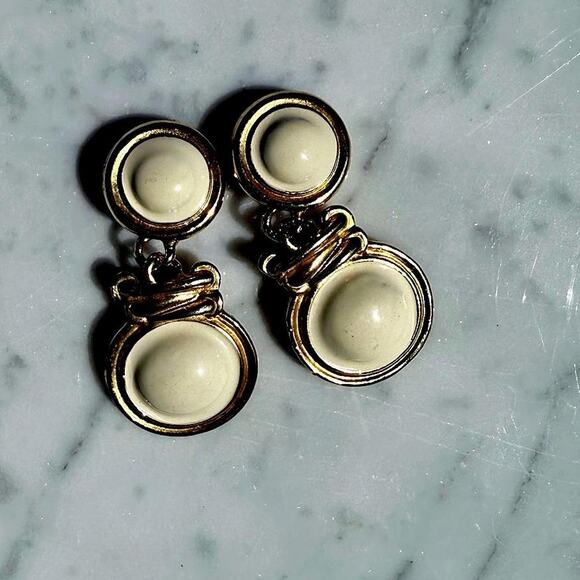 Vintage Gold & Cream Clip-On Statement Earrings – Bold Round Drop Design - Picture 1 of 4